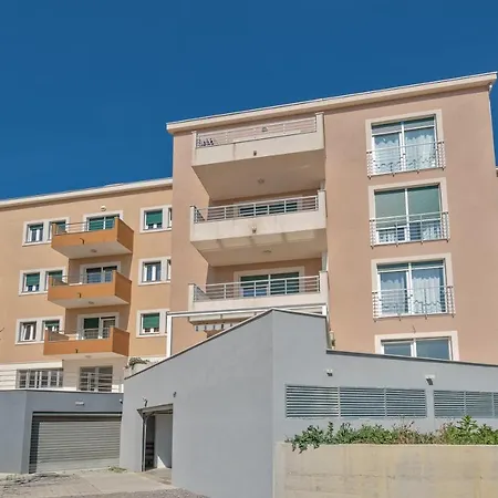 4me Apartment *